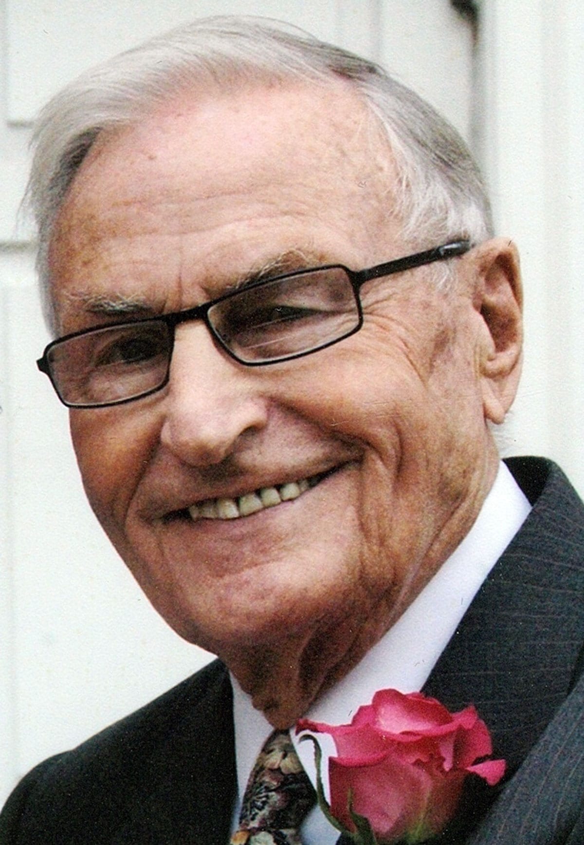 Robert N. Bigelow, 92 - Itemlive : Itemlive