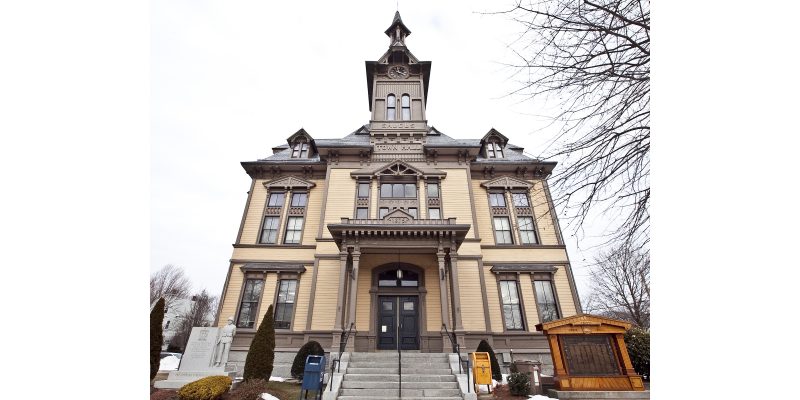 Saugus Town Hall on Thursday, February 21. Item Photo / Angela Owens.