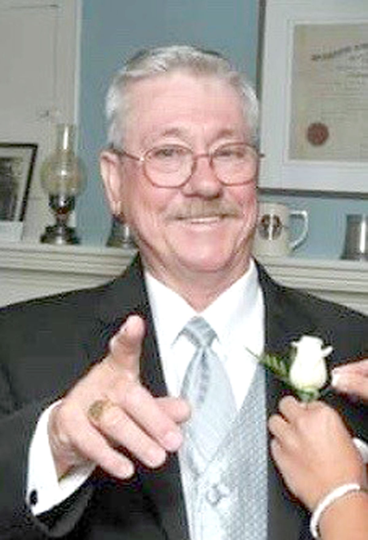 Graham G. Thompson, 75 Itemlive Itemlive