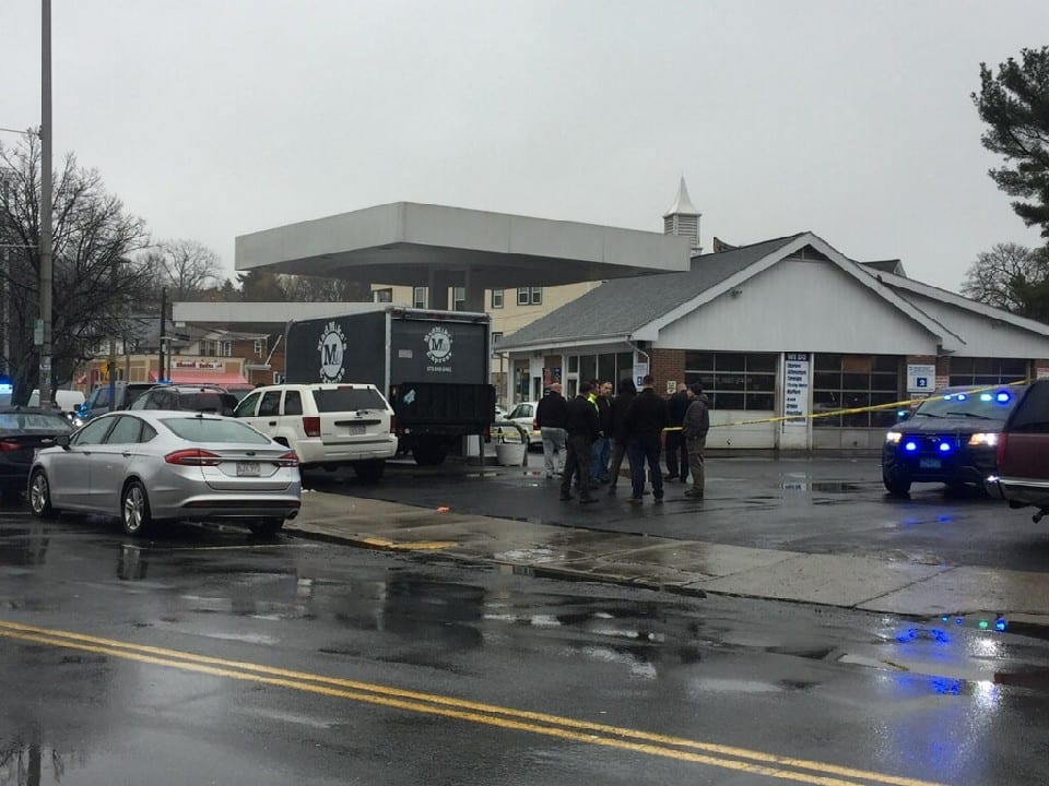 Victim, suspect dead following shooting at Saugus gas station Itemlive