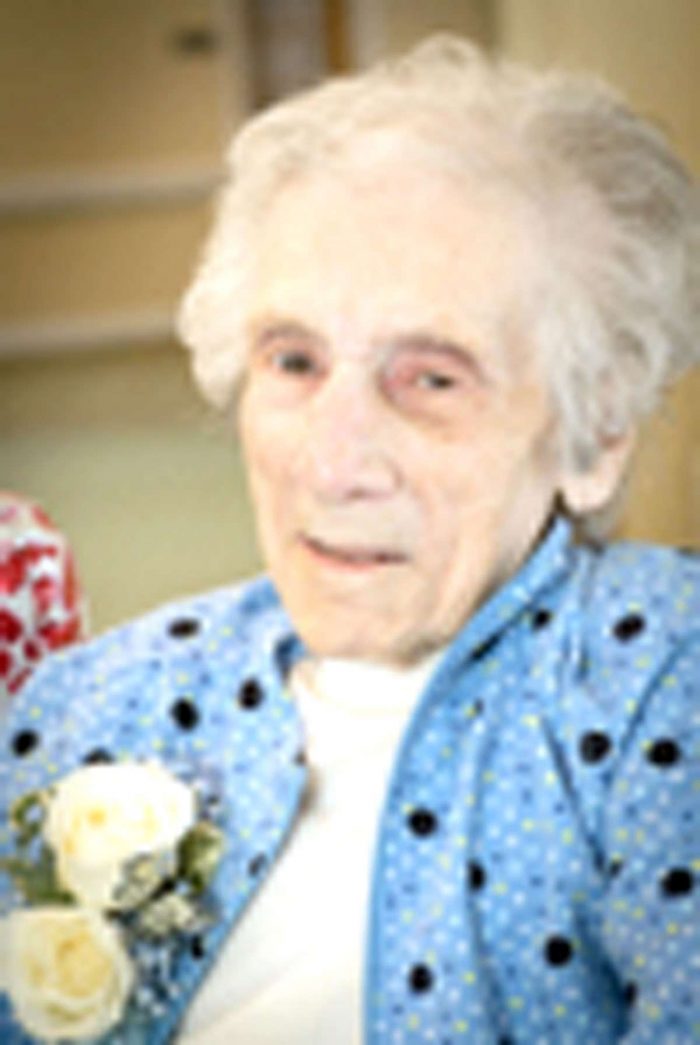 Anna Dragon, 102