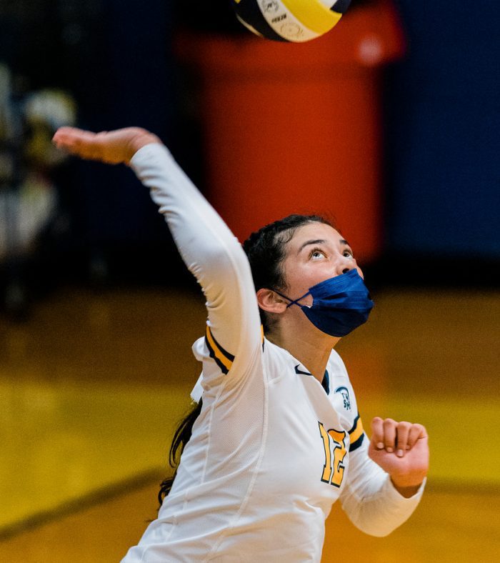 St Mary S Volleyball Outlasts Lynn English In City Tournament Itemlive Itemlive